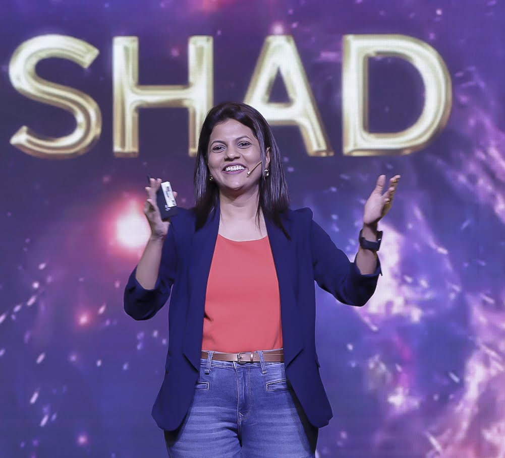 Dipti Harshad Vartak — Home Bakery Business Coach on stage